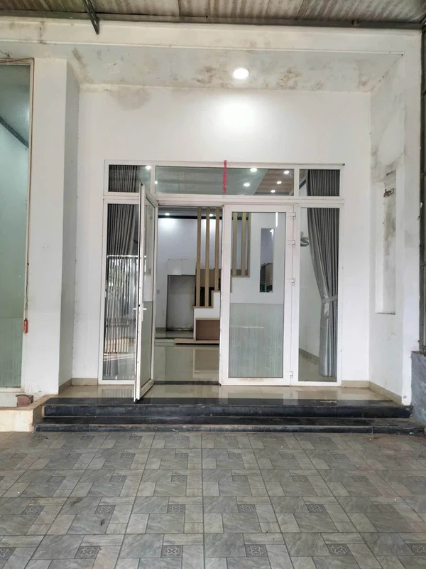 Bán nhà cấp 4 hai mặt tiền đường Nguyễn Xuân Nguyên, 122m2, phường Tân An, Đắk Lắk