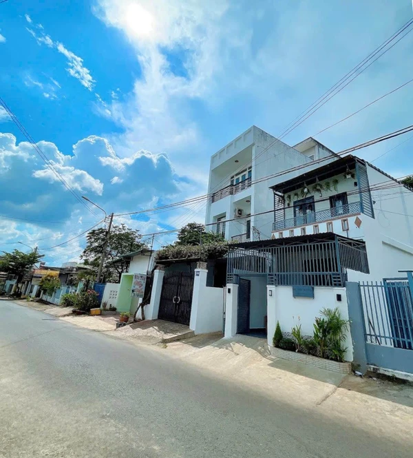 Bán nhà mặt tiền 98m² Buôn Ma Thuột 2,6 tỷ