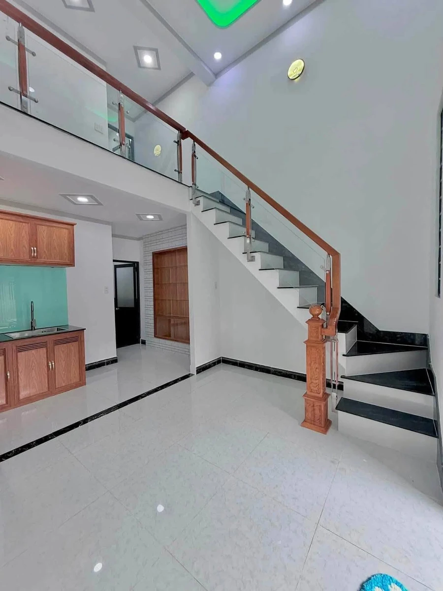 Bán nhà gác đúc 42m2, 2 phòng ngủ, 2 WC gần ngã tư Chiêu Liêu giá 1,45 tỷ - Ảnh thu nhỏ 3