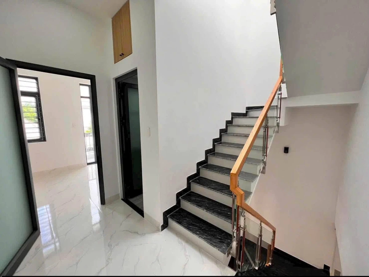 Bán nhà 1 trệt 2 lầu 70m² Phường Dĩ An, Bình Dương, 4.9 tỷ - Ảnh thu nhỏ 4