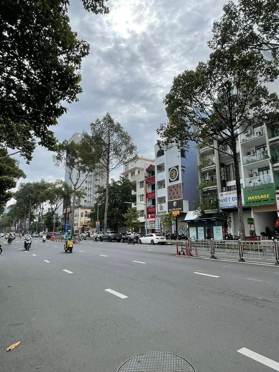 Bán nhà mặt tiền 369 Trần Hưng Đạo Quận 1, 4x18m, 6 tầng thang máy, giá 43 tỷ - Ảnh thu nhỏ 3