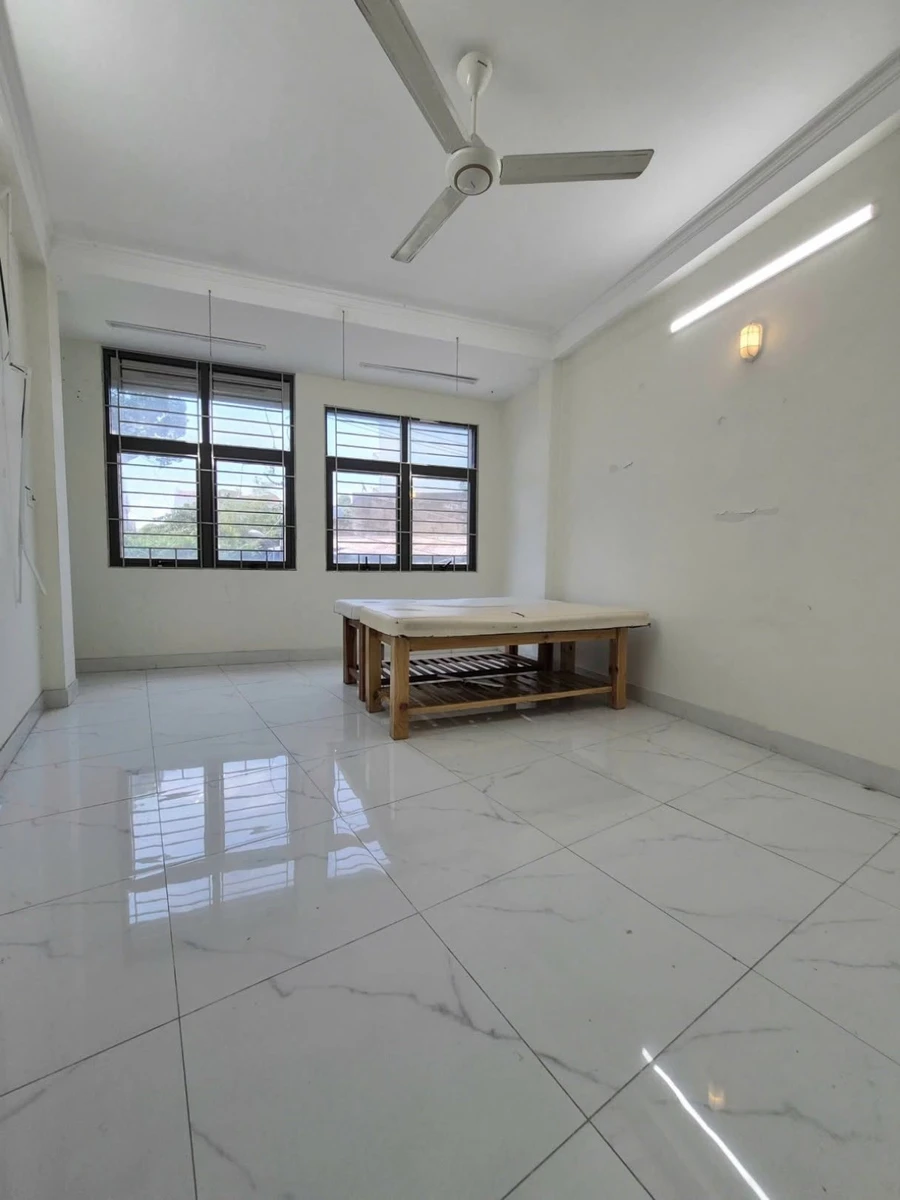 Bán nhà mặt tiền 3 tầng 80m2 gần BV 175 Gò Vấp, giá 6 tỷ - Ảnh thu nhỏ 2