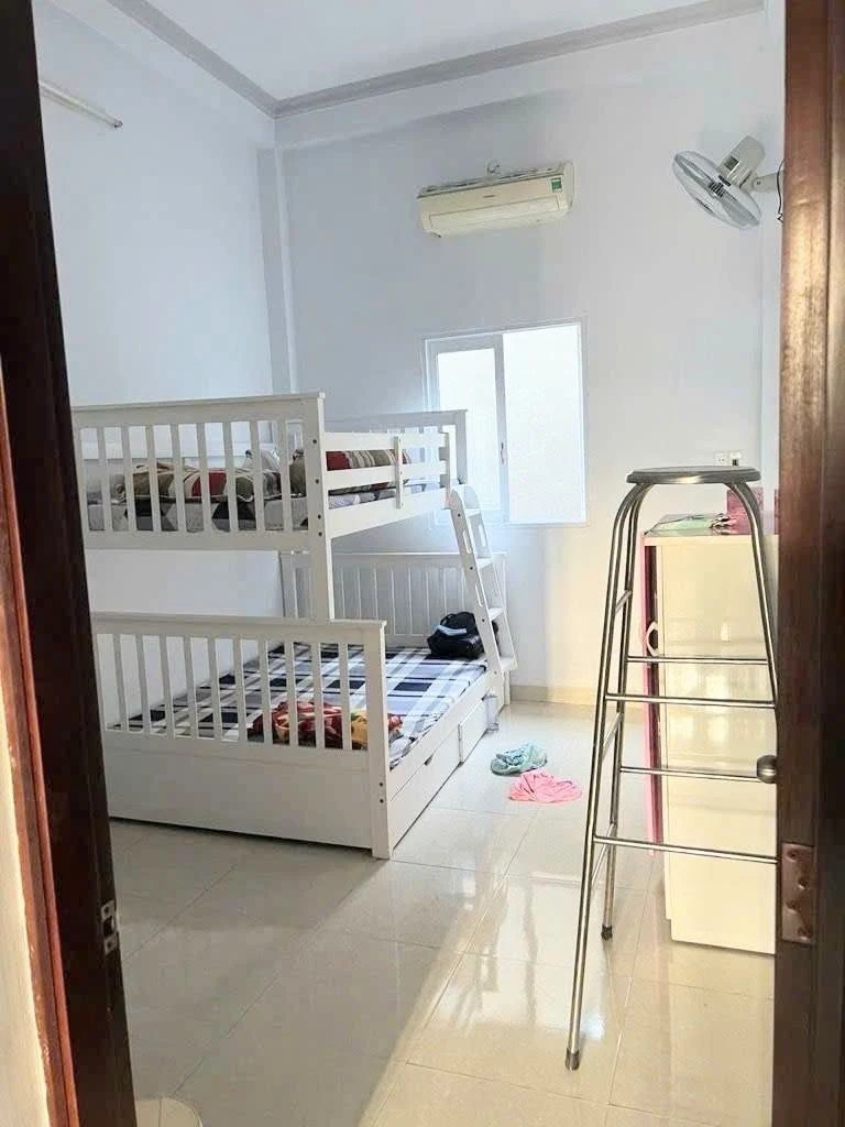 Bán nhà 2 tầng 2PN Quận 4, 80m², 4 tỷ - Ảnh thu nhỏ 2
