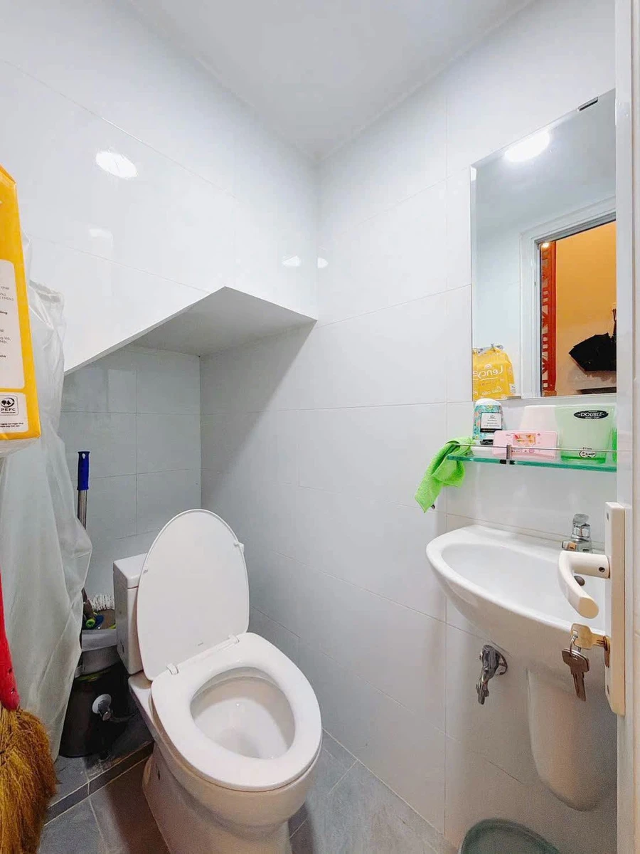 Bán nhà mặt tiền Quận 4, 99m², 3 phòng, 8.15 tỷ - Ảnh thu nhỏ 3