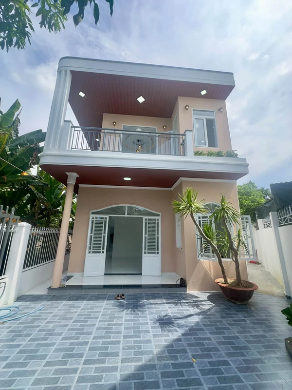Bán nhà 1 trệt 1 lầu 177m2, 3PN, 2WC trung tâm thị trấn Diên Khánh, Khánh Hòa