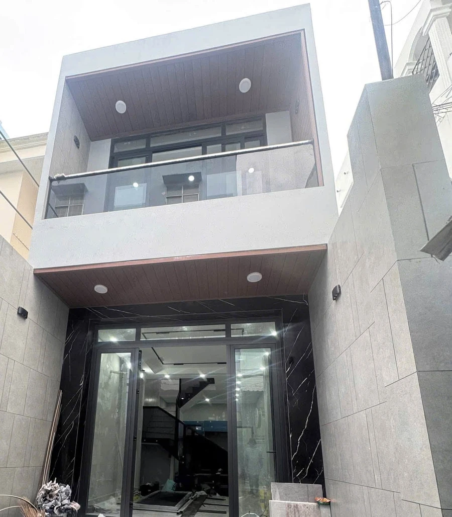 Bán nhà 2 tầng 3,8x13,95m gần hẻm xe hơi Ông Ích Khiêm Quận 11, giá 6,88 tỷ - Ảnh 1
