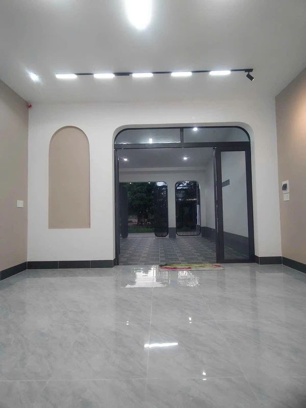 Bán nhà mặt tiền kinh doanh 5x30m, 3PN 3WC, sổ hồng riêng tại Mỹ Hạnh Bắc, Long An