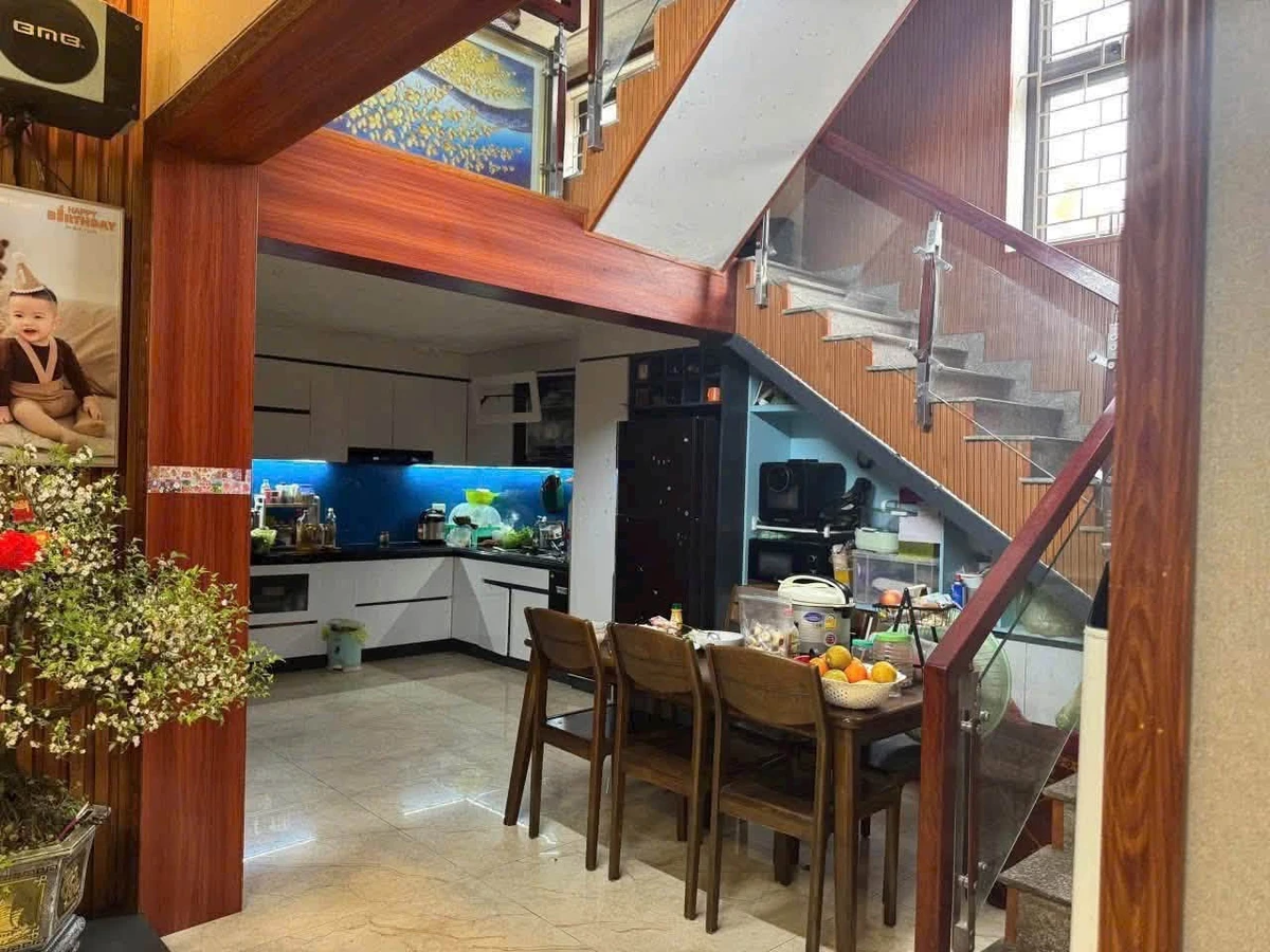 Nhà bán 3 tầng 137,5m² mặt tiền 8m Tôn Thất Tùng Quận 10 - Ảnh thu nhỏ 4