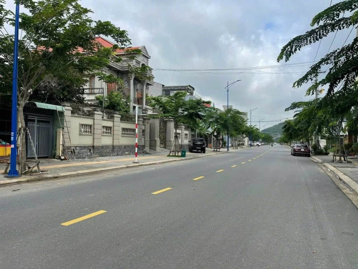 Bán nhà 1 trệt 1 lầu 79m2, mặt tiền kinh doanh, Bà Rịa - Ảnh 1