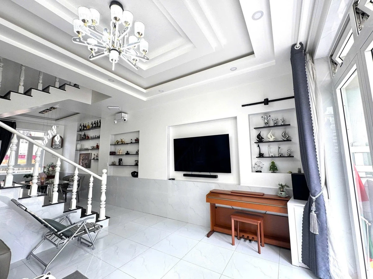 Bán nhà phố mặt tiền 72m² Phan Đình Giót Đà Lạt 10,5 tỷ - Ảnh 1