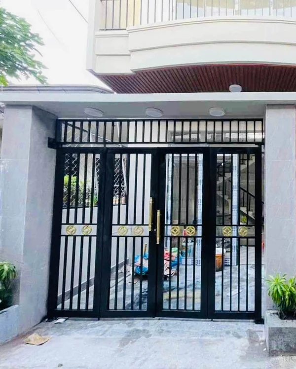 Bán nhà 2 tầng 93m2 gần biển Mỹ Khê, 6 tỷ