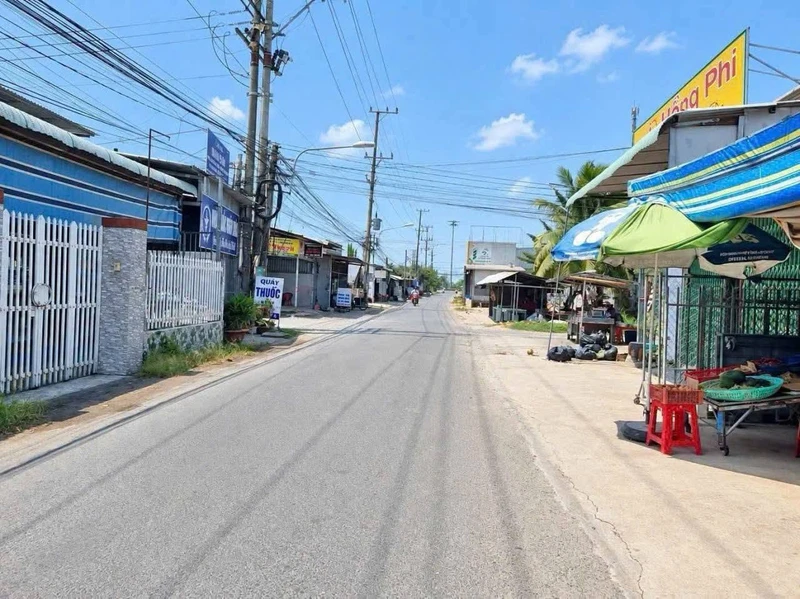Bán đất mặt tiền đường nhựa 287m2 gần chợ Hữu Định, Châu Thành, Bến Tre