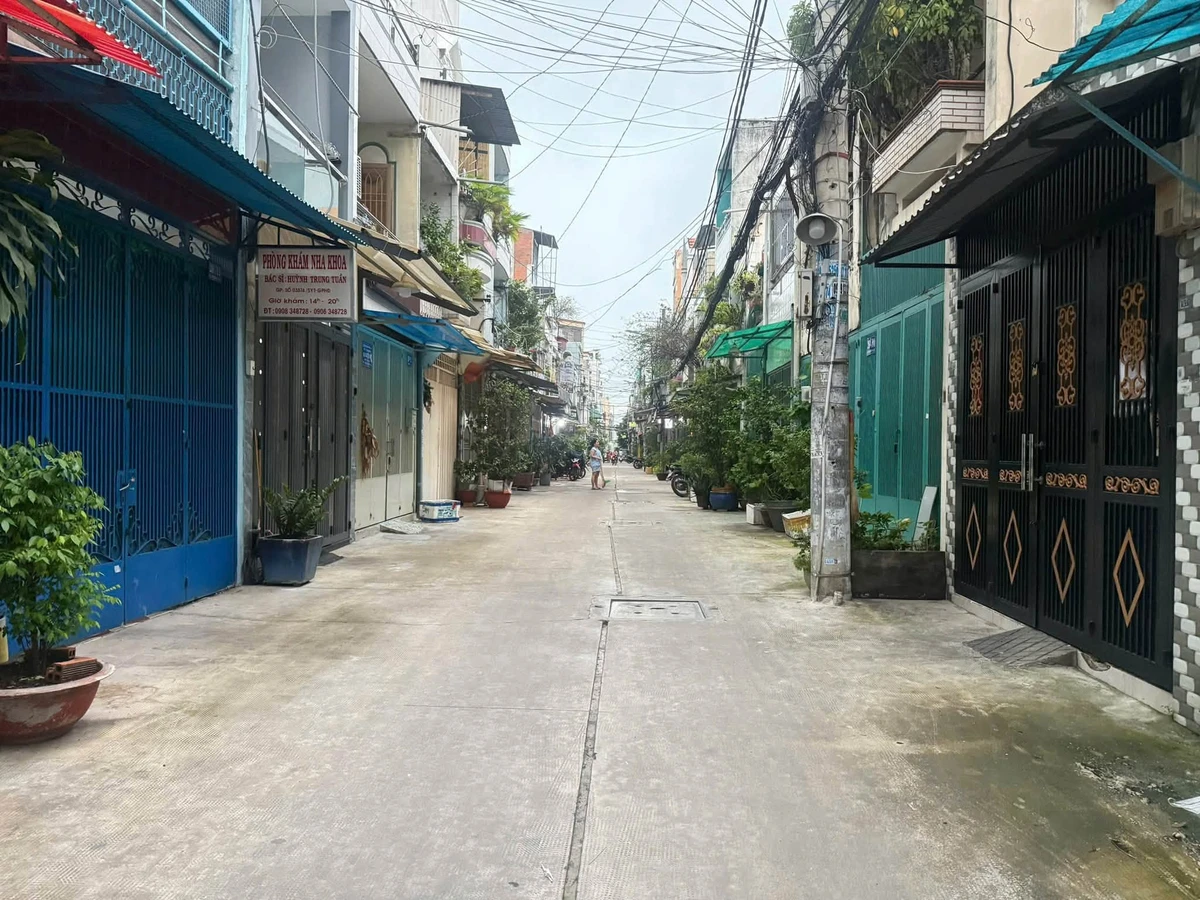 Bán nhà hẻm xe hơi Lạc Long Quân Quận 11, 3,2x13m, 3 tầng, 6,7 tỷ - Ảnh thu nhỏ 2