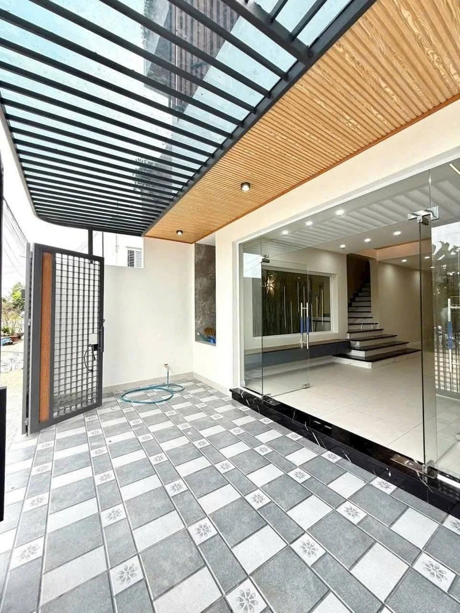 Bán nhà mặt tiền 5,8x17,06m, 3 tầng, 4PN, Chế Lan Viên - Ảnh thu nhỏ 3