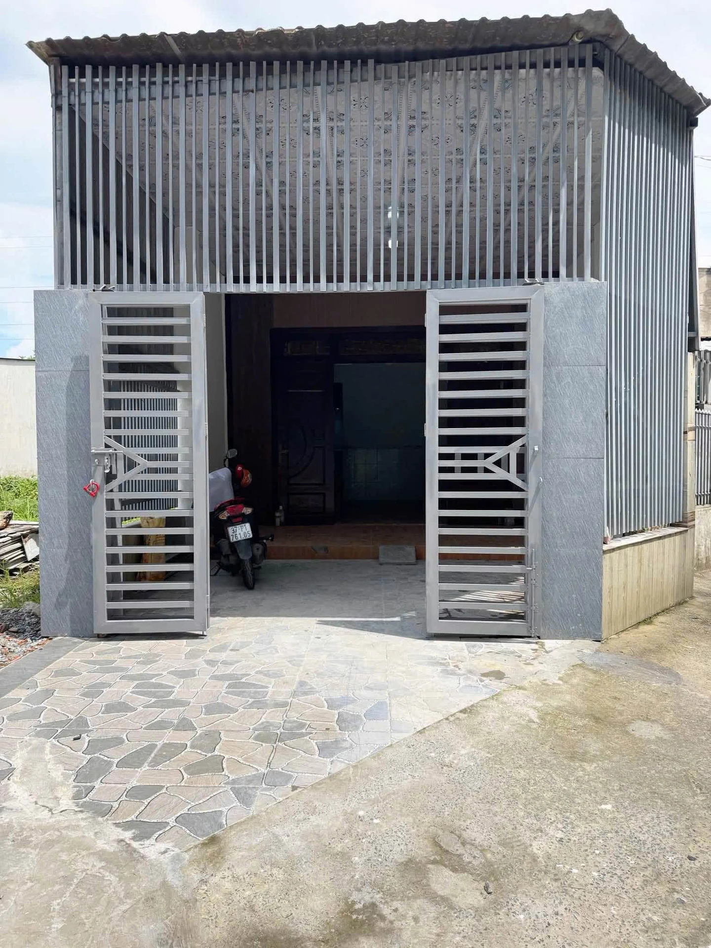 Bán nhà 3PN 2WC 100m2 Hòa Phú Bình Dương 1,99 tỷ - Ảnh 1