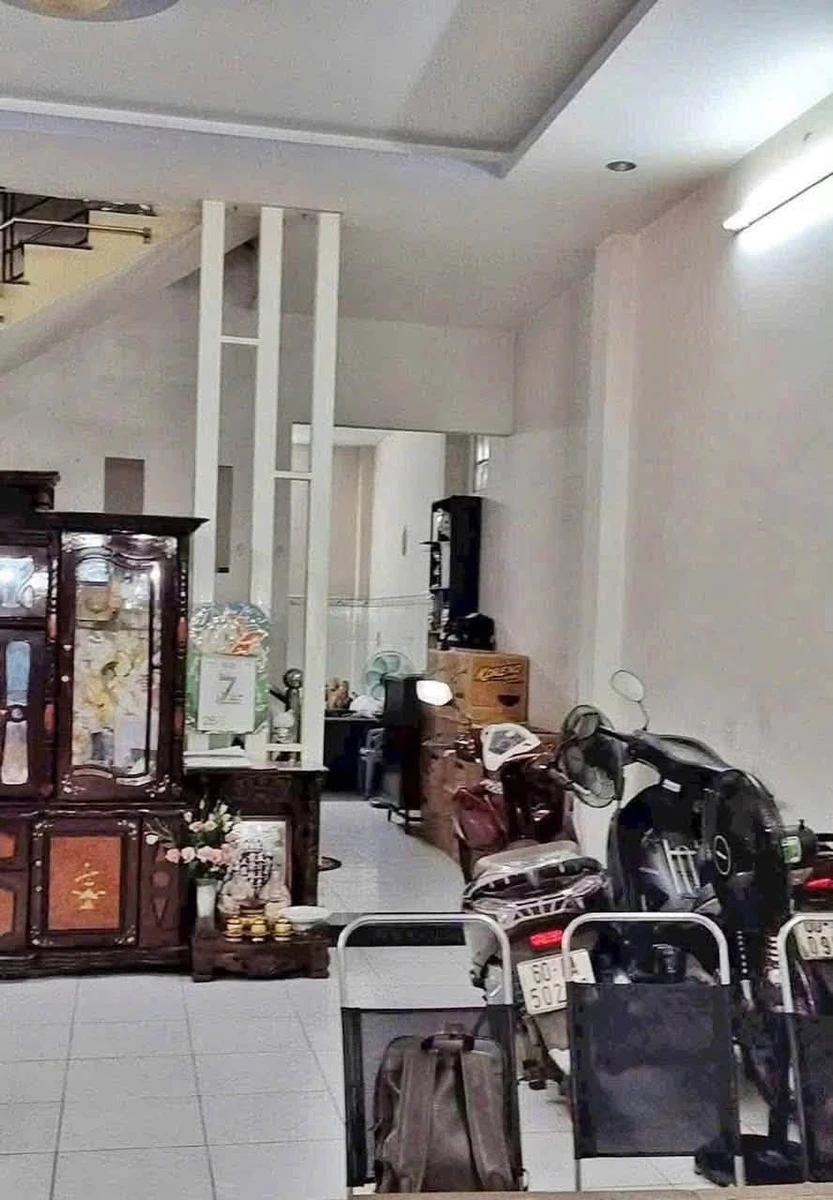 Bán nhà 1 trệt 1 lầu mặt tiền Trương Định, Tân Mai, Biên Hòa, 74m2, 7,9 tỷ - Ảnh 1