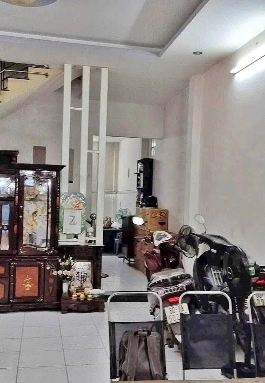 Bán nhà 1 trệt 1 lầu mặt tiền Trương Định, Tân Mai, Biên Hòa, 74m2, 7,9 tỷ - Ảnh 1