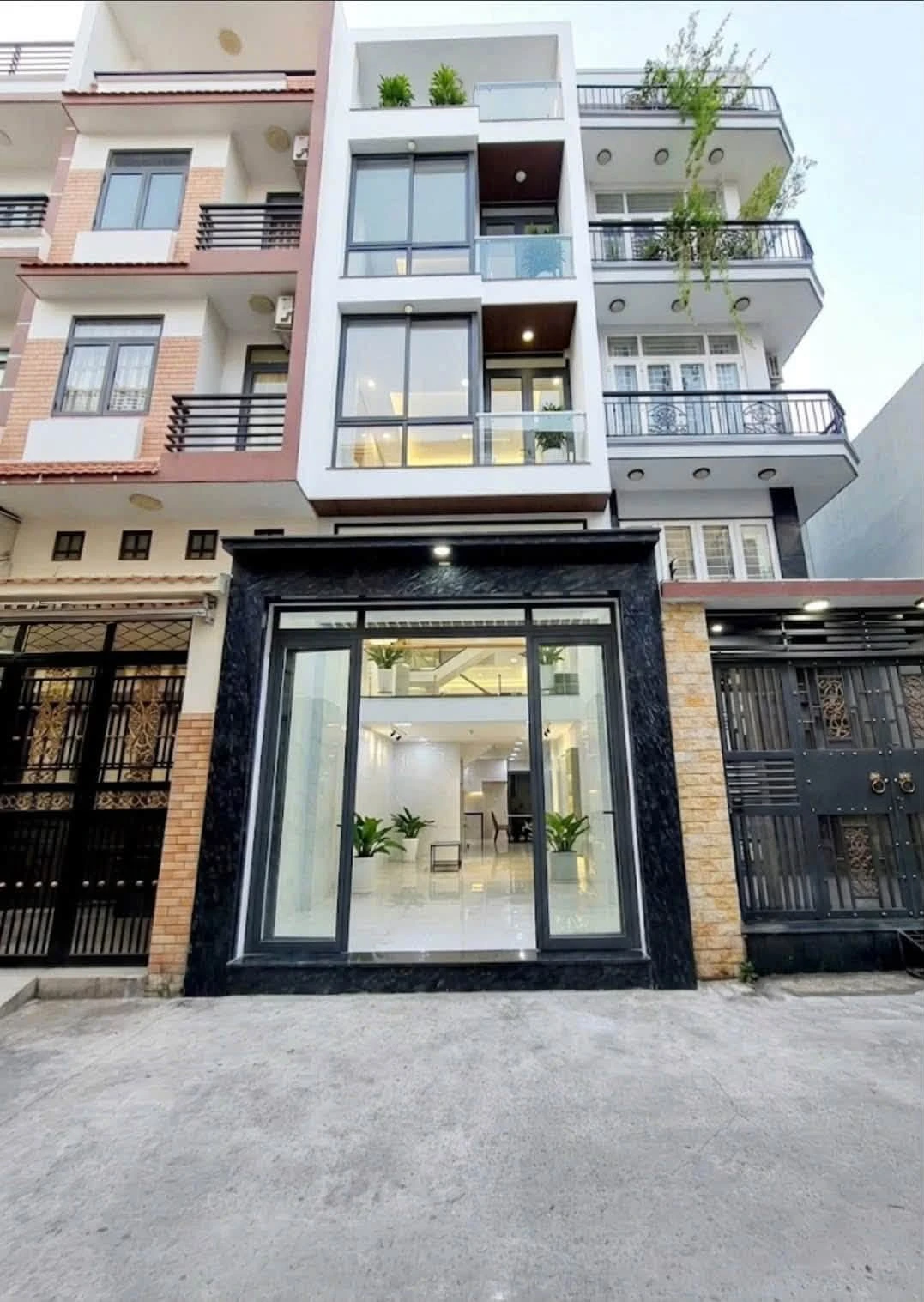 Bán nhà hẻm nhựa ô tô 54m2, 5 tầng 5PN, Phường Bình Thới, Quận 11 - Ảnh 1