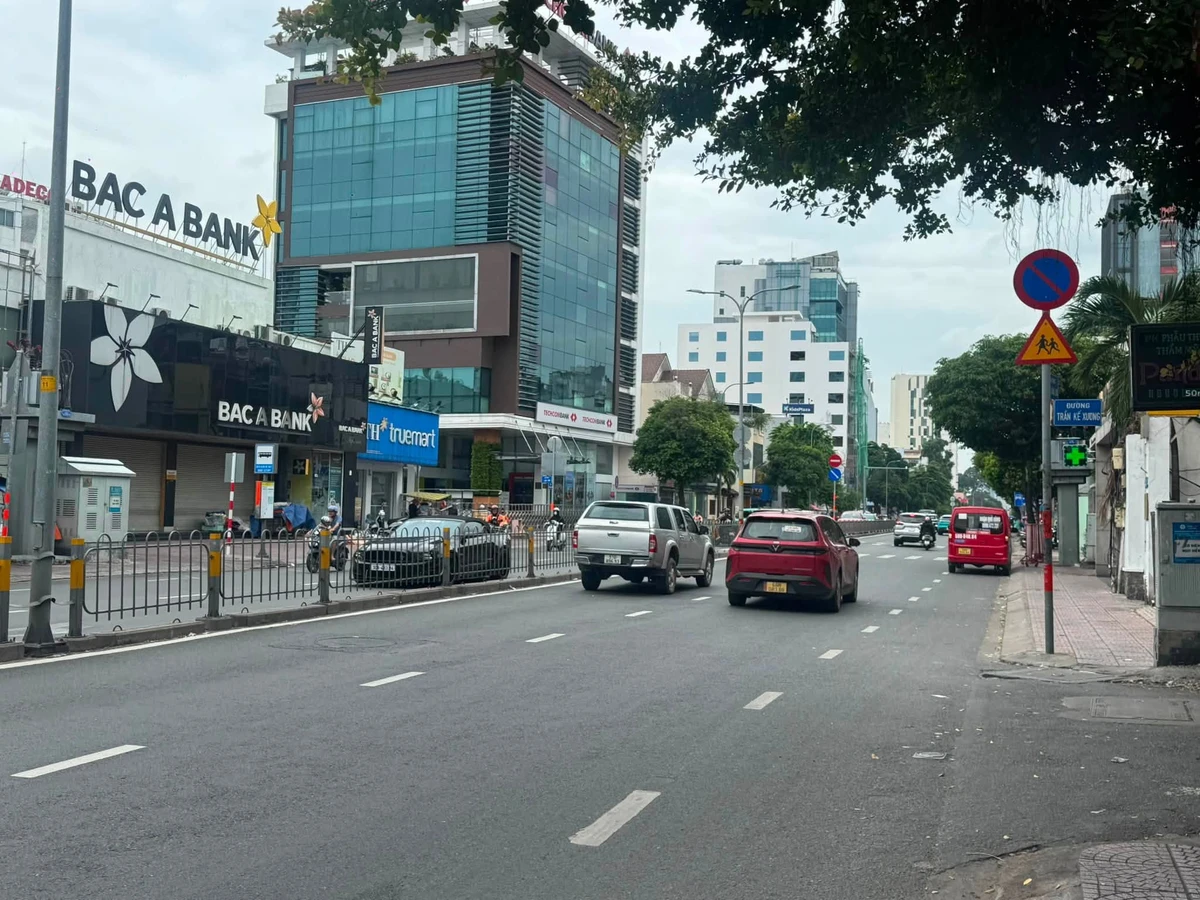 Bán mặt tiền Phan Đăng Lưu 167m2, 70 tỷ - Ảnh 1