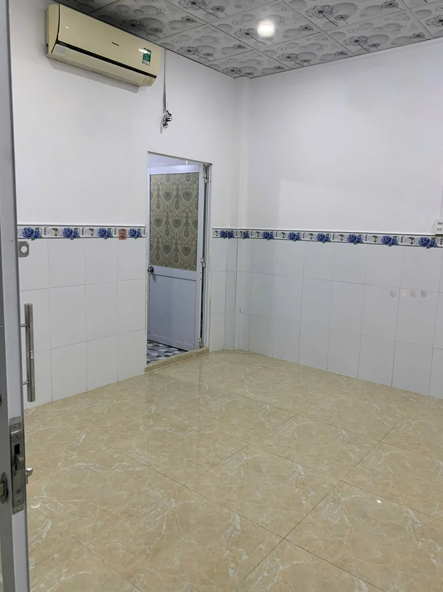 Cho thuê nhà mặt tiền 150m² 4PN Rạch Giá 6 triệu/tháng - Ảnh 1