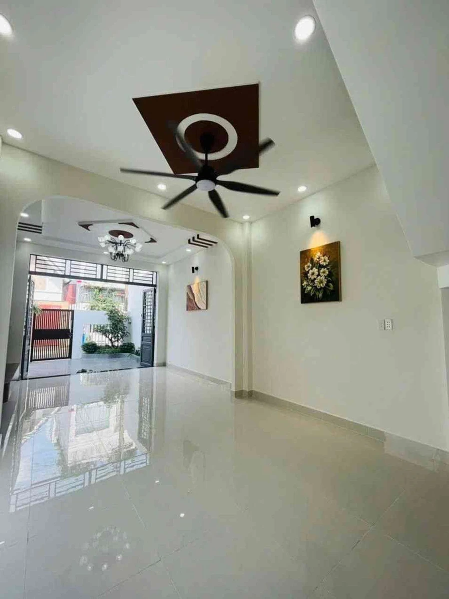 Bán nhà 2 tầng 140m2 đường Nguyễn Văn Bứa, Hóc Môn, 3PN 2WC, giá 5,45 tỷ - Ảnh thu nhỏ 3