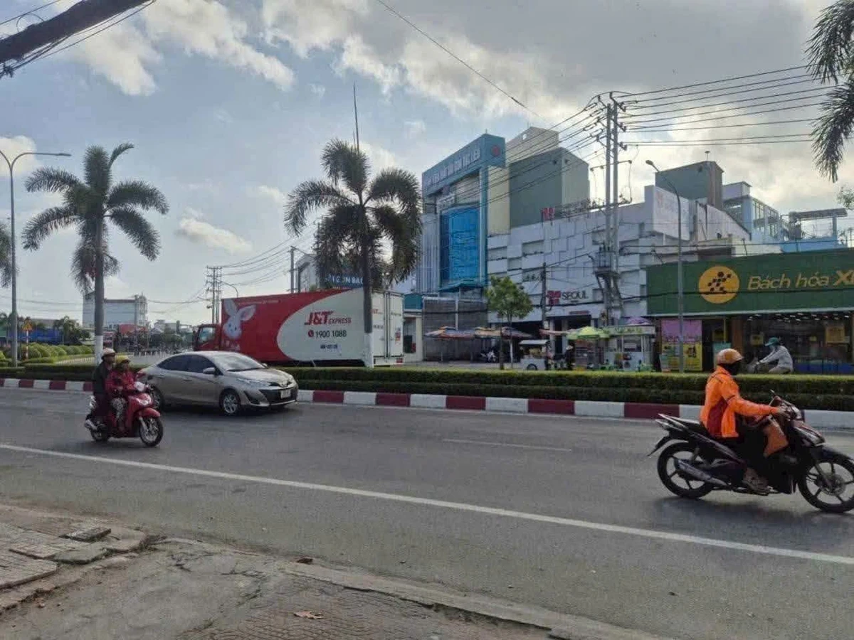 Bán nhà mặt tiền Trần Phú, Bạc Liêu, Cà Mau 9.9 tỷ - Ảnh thu nhỏ 2