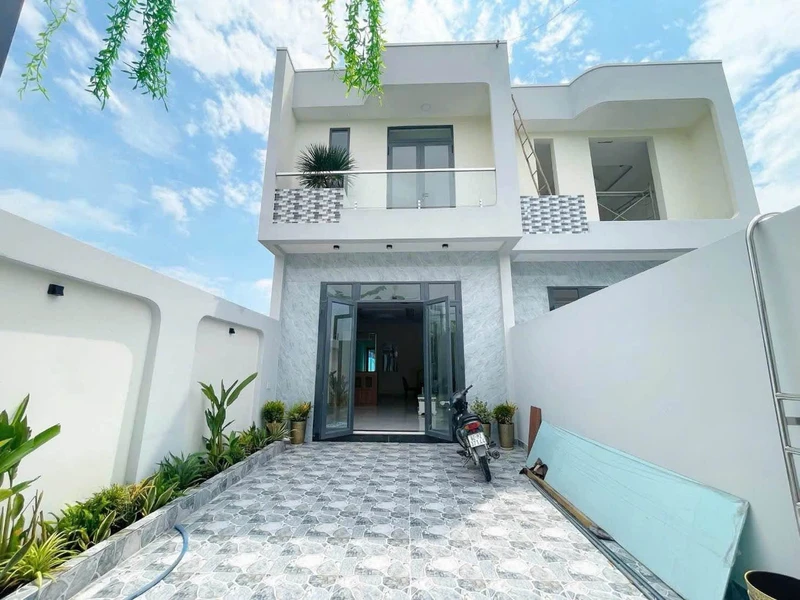 Bán nhà 1 trệt 1 lầu 3PN 140m2 xã Đức Hòa Đông 2,55 tỷ