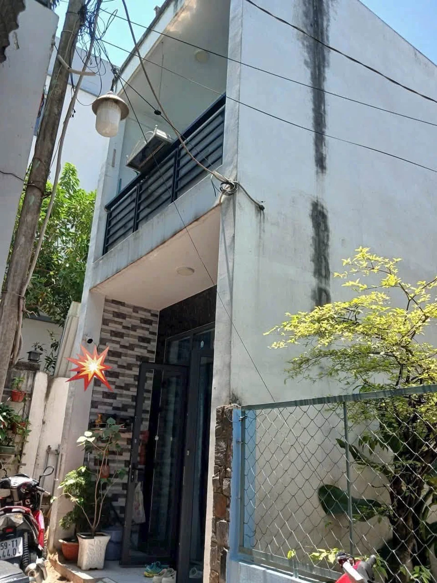 Bán nhà 2 tầng 70m² hẻm Đường 11, Trường Thọ, Thủ Đức - 4,2 tỷ - Ảnh 1