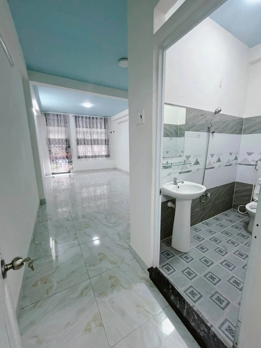 Bán nhà mặt tiền Quận 11, 72m², 5 phòng ngủ, 25 tỷ - Ảnh thu nhỏ 3