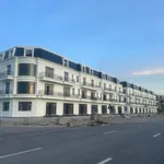 Bán căn shophouse đường 30m giá rẻ 3,8 tỷ, gồm cả nhà và đất, sổ đỏ chuyển nhượng trong ngày - Ảnh thu nhỏ 1