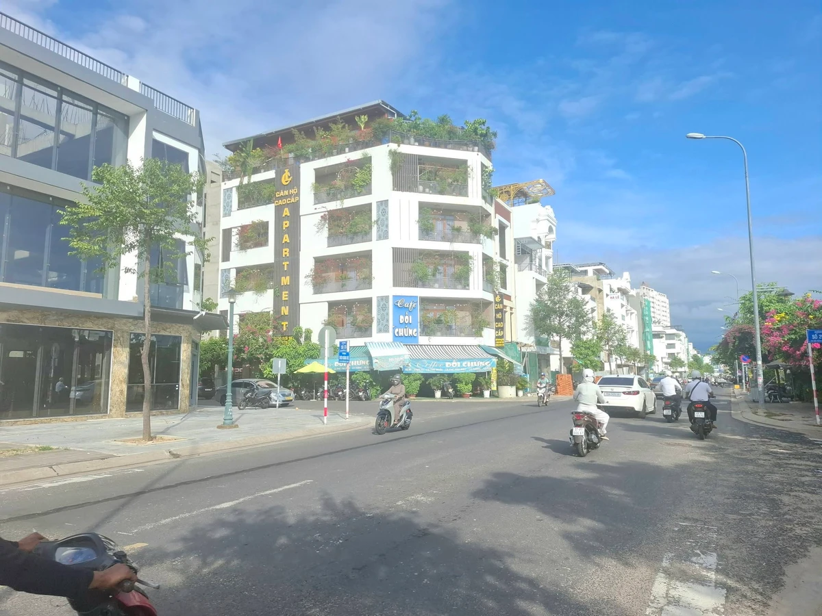 Bán shophouse 4 tầng 192m2 mặt tiền Thích Quảng Đức Nha Trang - Ảnh 1