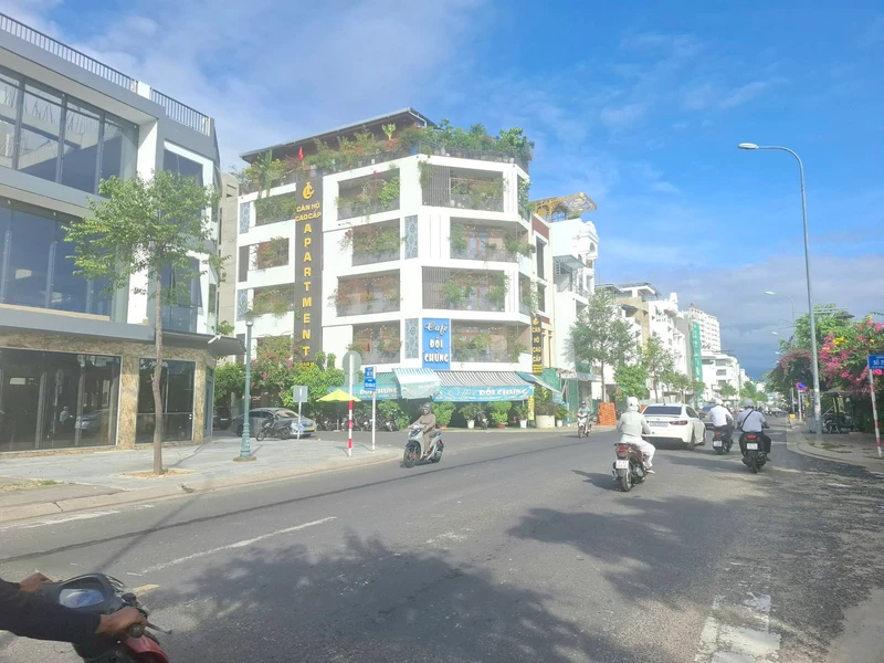 Bán shophouse 4 tầng 192m2 mặt tiền Thích Quảng Đức Nha Trang