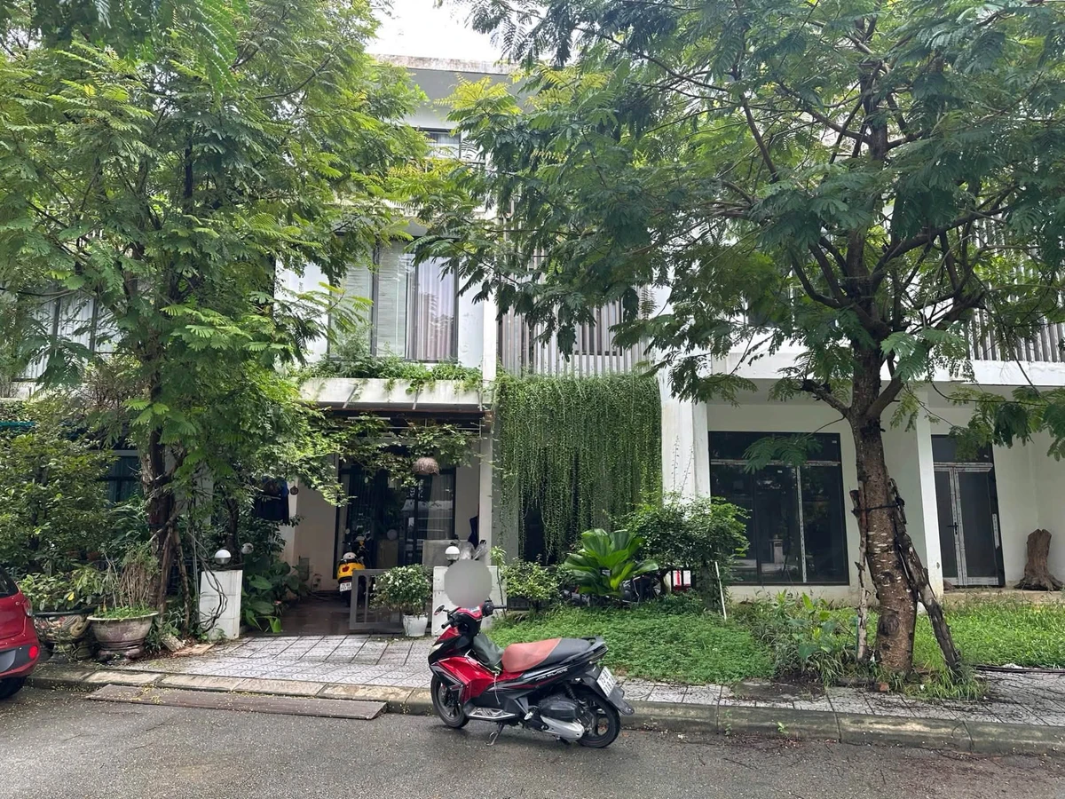 Bán nhà 3 tầng mặt tiền 112m² Royal Park, Huế - Ảnh 1