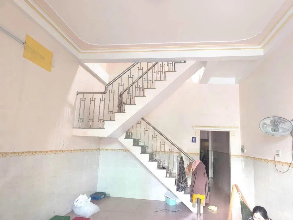 Bán nhà 1 trệt 1 lầu KDC F2 đường Lê Thị Huỳnh, Bạc Liêu, 90m2, giá 2 tỷ - Ảnh 1