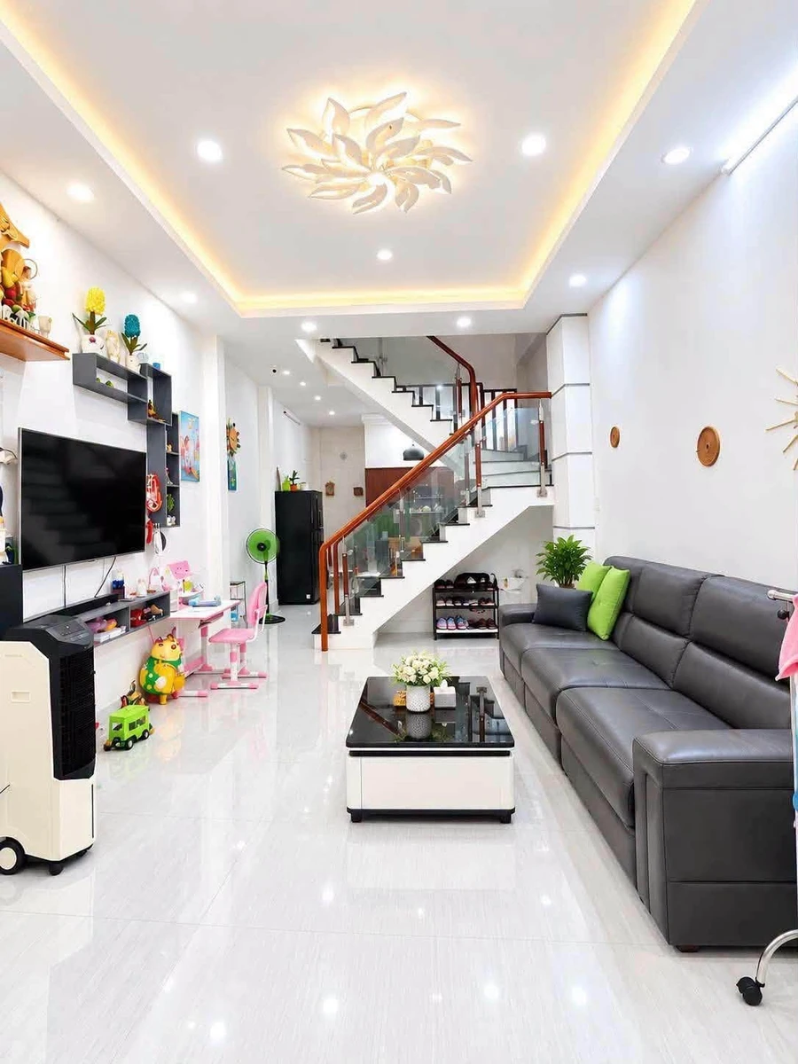 Bán nhà 1 trệt 1 lầu 2PN 100m² Quận 9 giá 4,3 tỷ - Ảnh thu nhỏ 2