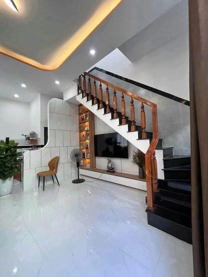 Bán nhà Quy Nhơn, Gia Lai, 2 tầng, 36m², 2 PN, 2 WC, 2 tỷ 250 - Ảnh thu nhỏ 2