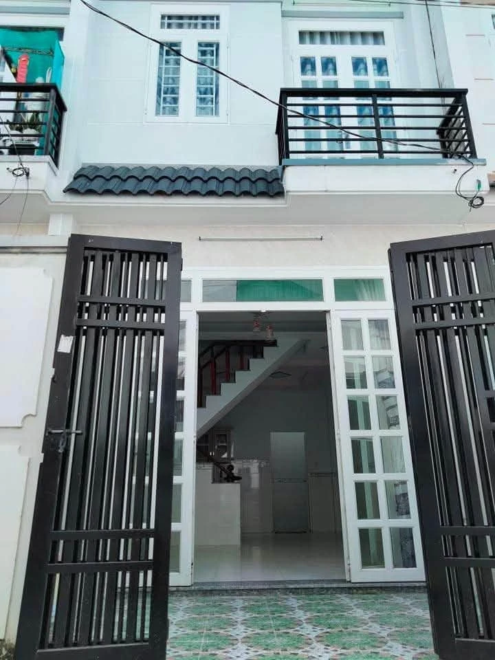 Bán nhà 1 trệt 1 lầu 2PN 40m² Hóc Môn 780 triệu - Ảnh 1