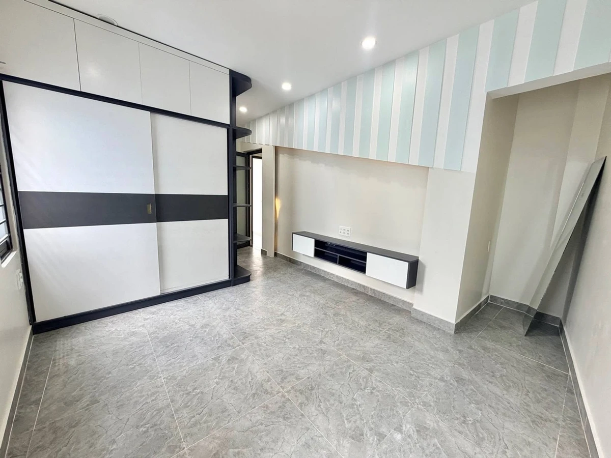 Bán nhà 4 tầng 56m², 3PN, hẻm thông Phan Chu Trinh gần chợ Bà Chiểu, Bình Thạnh - Ảnh 1