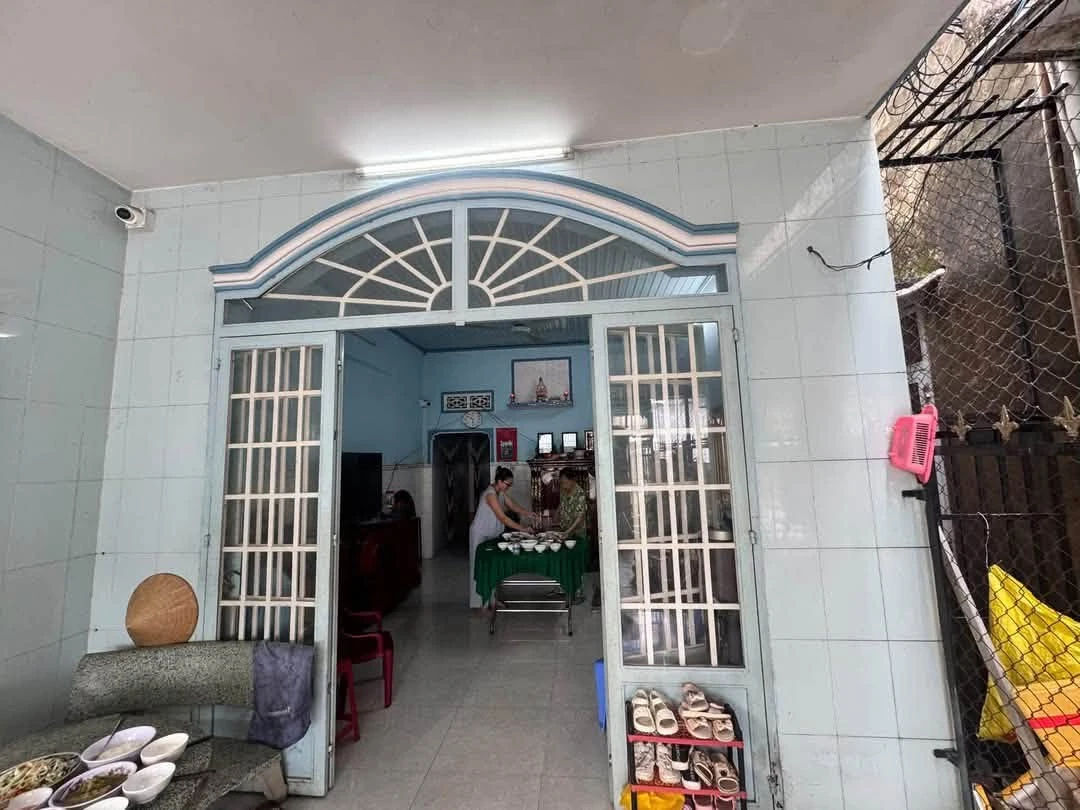 Bán nhà 2PN 130m2 gần chợ Chiêu DC6 Mỹ Phước 2, giá 2 tỷ 4 - Ảnh thu nhỏ 2