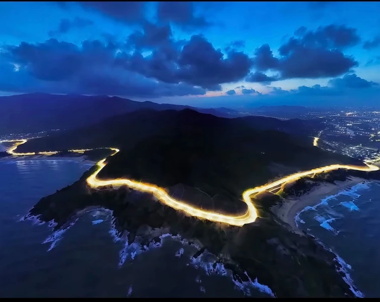 Bán nhà 4 phòng 300m2 ven biển Gia Lai 2 tỷ