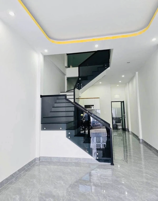 Bán nhà 2 tầng hẻm ô tô đường Nguyễn Công Phương, sàn 124m2, giá khoảng 1,7 tỷ, Quảng Ngãi