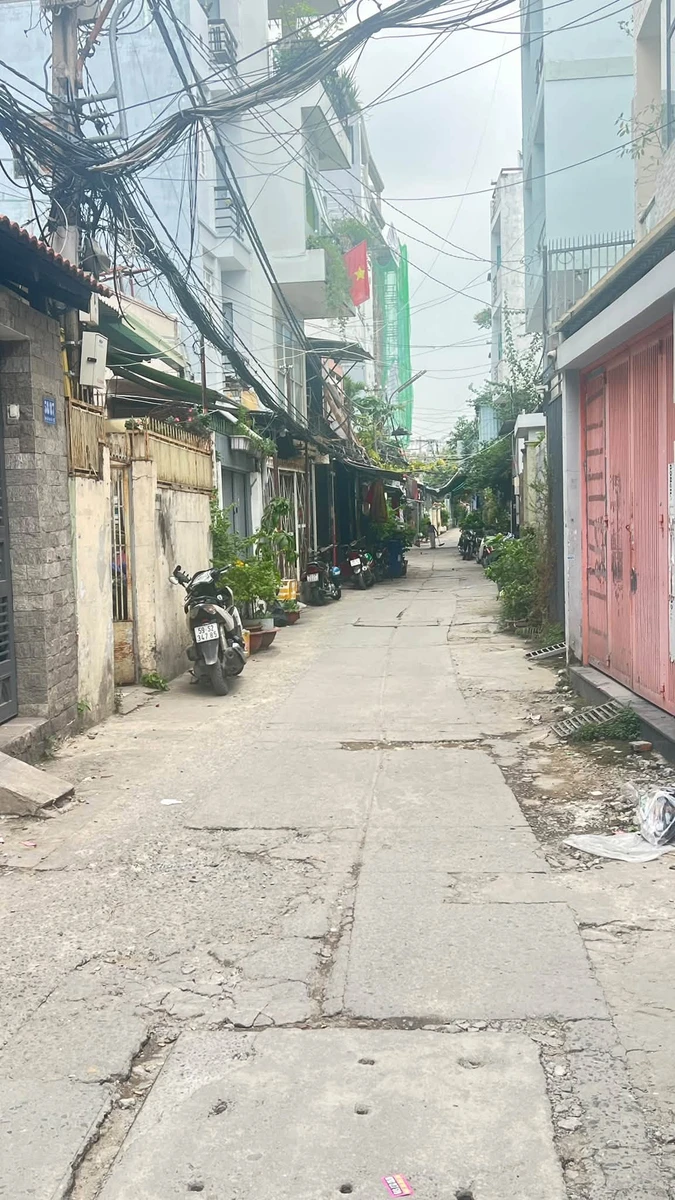 Bán nhà 3 tầng 80m² 4PN gần Chợ Bà Chiểu, sổ hồng riêng - Ảnh 1