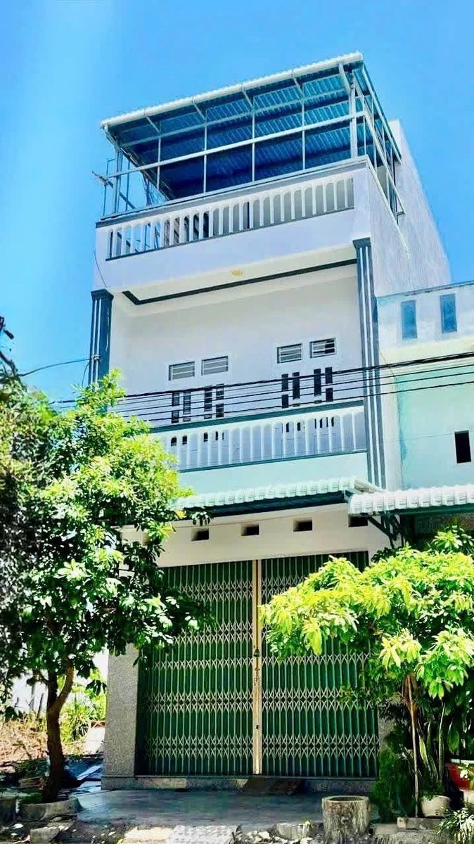 Bán nhà mặt tiền 79,9m² 3 tầng Quy Nhơn 4,9 tỷ - Ảnh 1