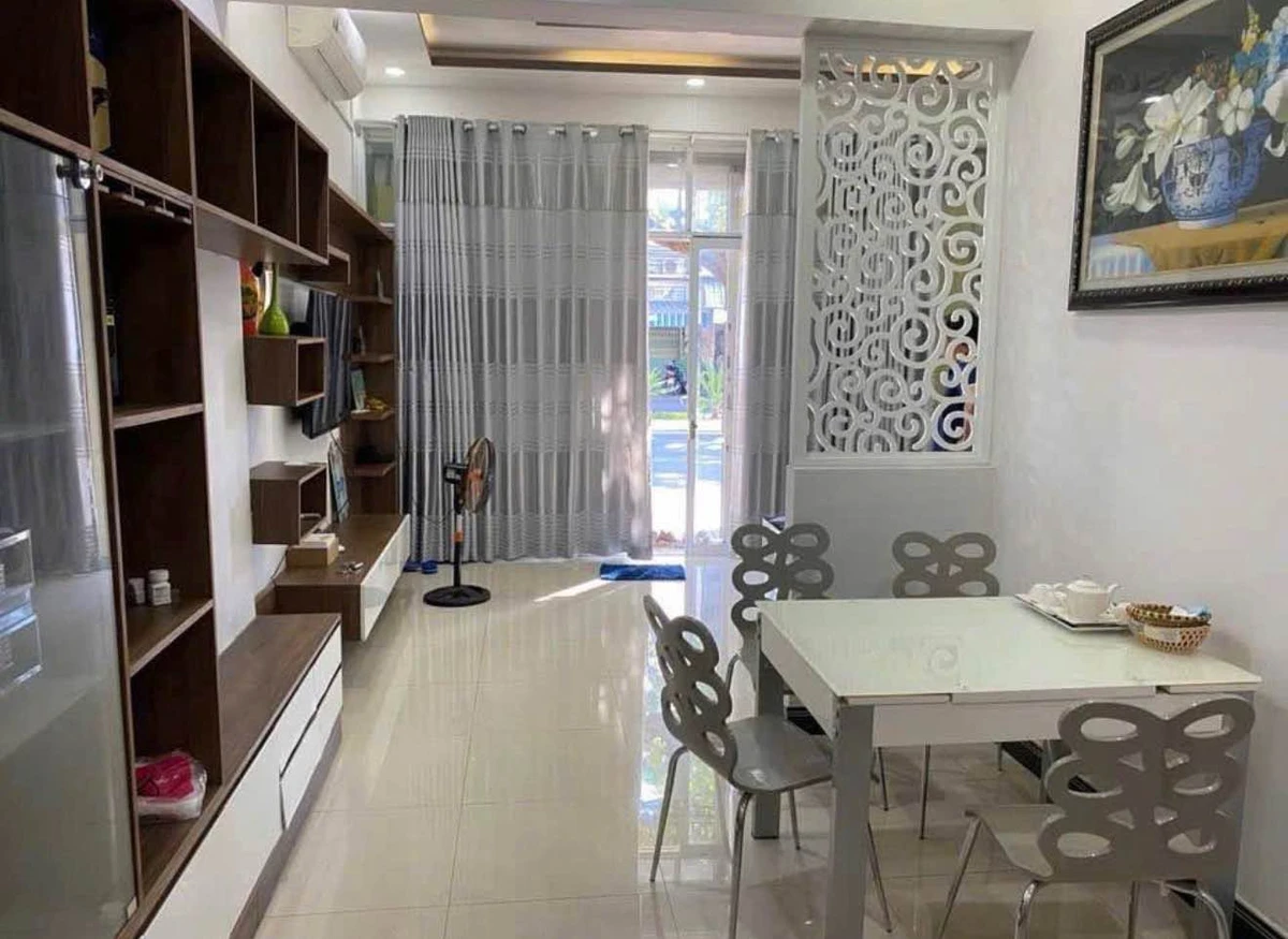 Bán nhà 2 tầng mặt tiền Trần Phú Nha Trang 68m² - Ảnh thu nhỏ 3