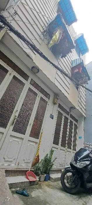 Bán nhà 3 tầng 30m² 5PN hẻm Hoàng Văn Thụ, Tân Bình, giá 3.X tỷ - Ảnh 1