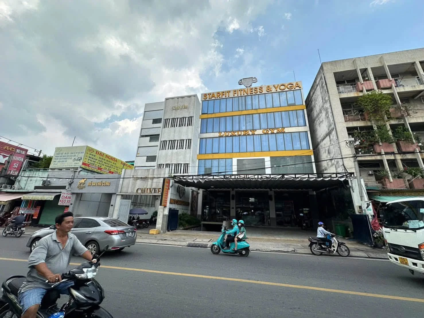 Bán tòa nhà 1 hầm 5 tầng mặt tiền Tô Ngọc Vân, gần Chợ Thủ Đức, 410m2, giá 75 tỷ - Ảnh 1