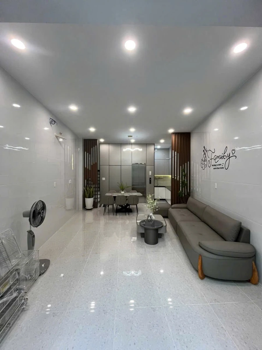 Bán nhà mới 4PN thang máy full nội thất đường Âu Cơ, giáp ranh Quận 10 và Quận 11, 8,2 tỷ - Ảnh thu nhỏ 4