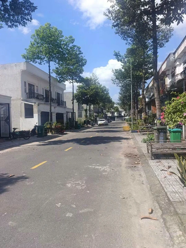 Bán nhà sổ riêng 72m² 3 phòng Tân Uyên Bình Dương