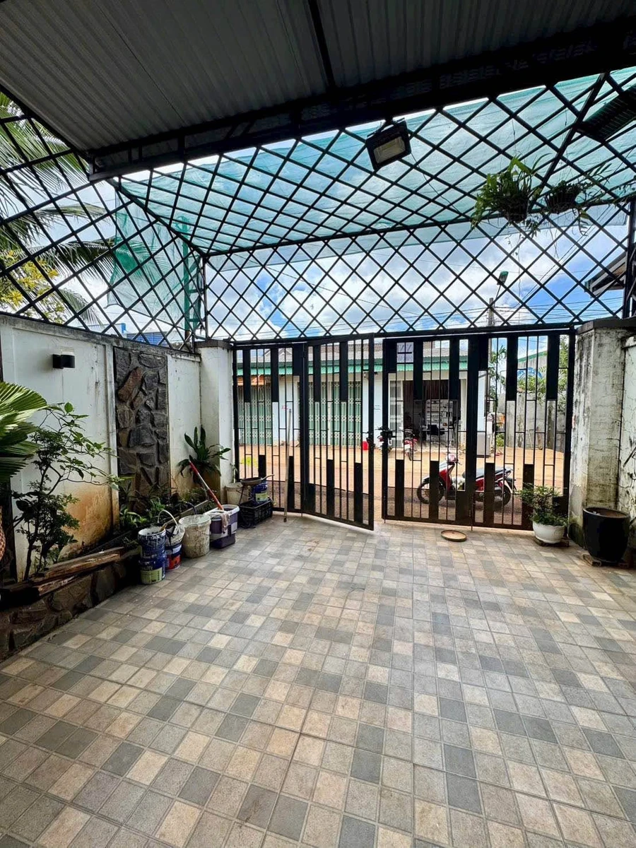 Bán nhà phố 100m² 3PN full nội thất Buôn Mã Thuột - Ảnh thu nhỏ 2