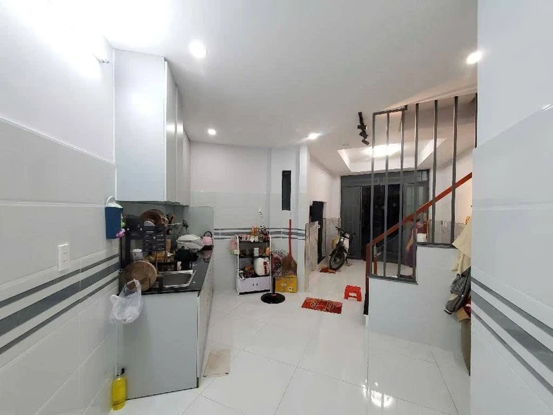 Bán nhà Tân Đông Hiệp gần ngã tư Chiêu Liêu, 60,6m2, sổ hồng riêng, đường 11m, giá 3,95 tỷ nhagancaygo